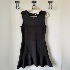 Robbi & Nikki, M, textured sleeveless skater dress